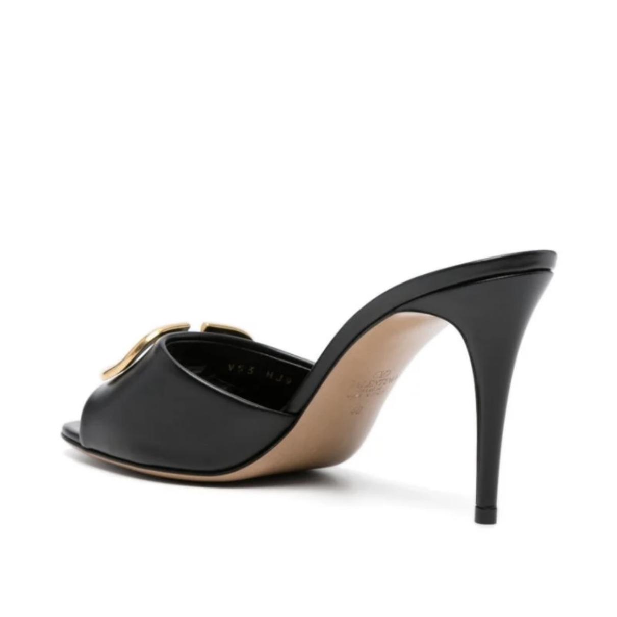 VLogo leather heels - 4