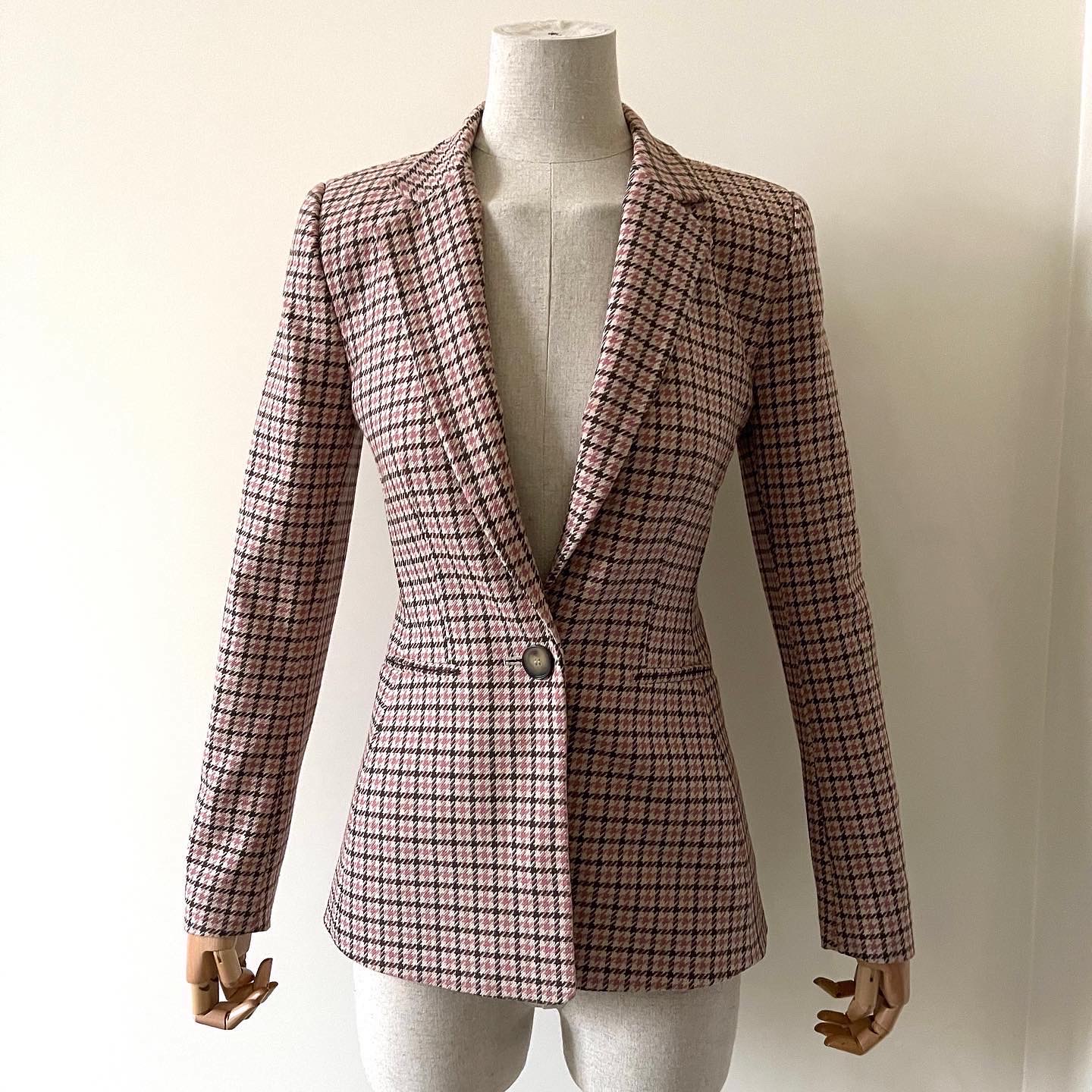 Pietro Filipi pink classic suit  - 1