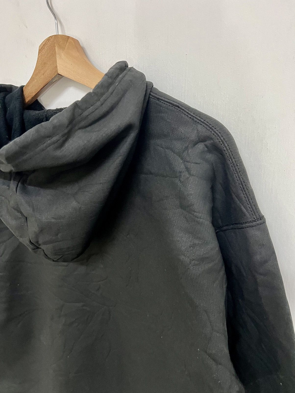 A.P.C BLACK WAX HOODIE SWEATSHIRT - 12