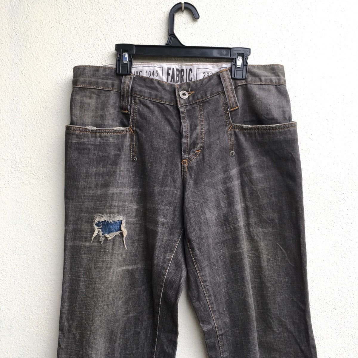 D&G FW05/06 Distressed Jeans - 2