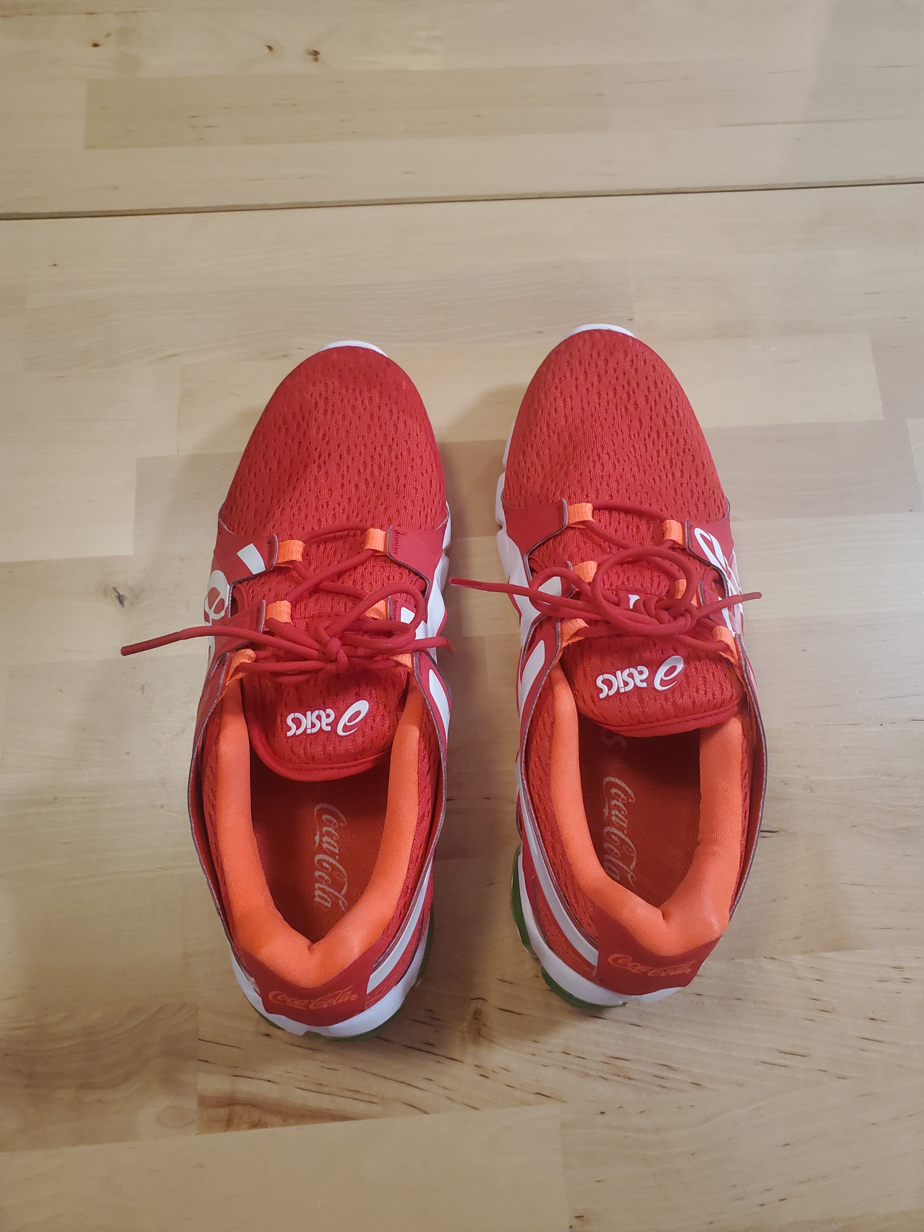 Asics x coca cola size 9 - 2