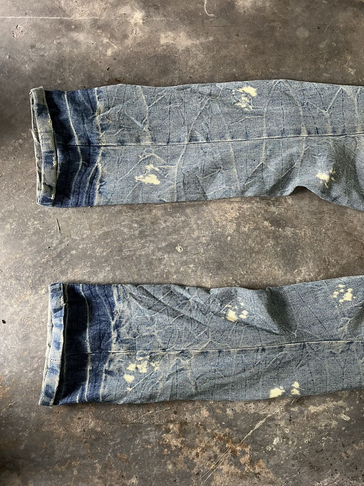 💥Vintage Distressed Banana Cut Denim - 16