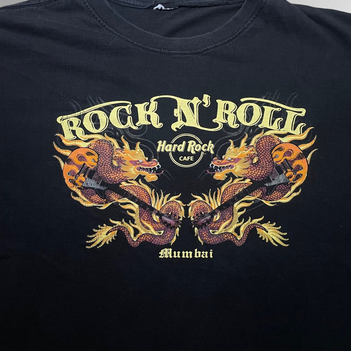 Vintage Hard Rock Cafe Mumbai Tee 🐉 - 2