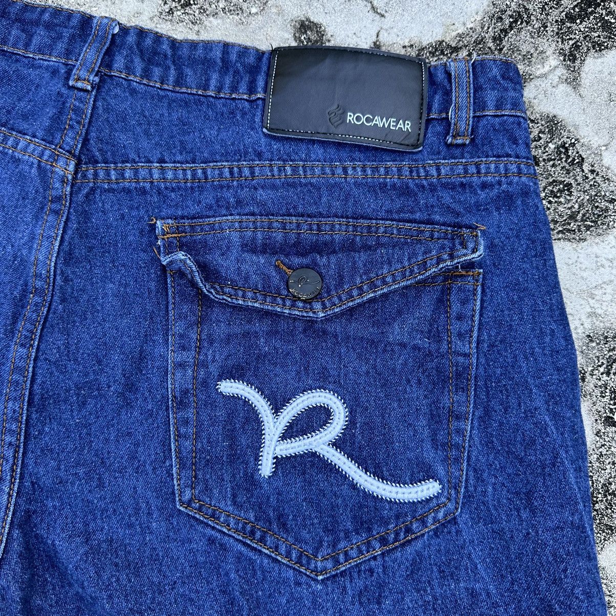 Vintage Y2K Rocawear Embroidered Logo Denim Shorts - 6