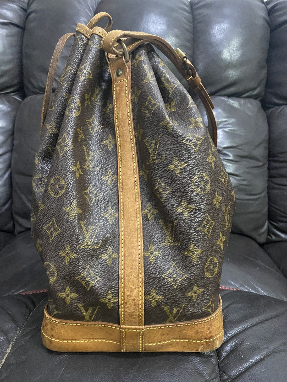 Louis Vuitton Vintage Neo GM Monogram Dawstring Shoulder Bag - 4