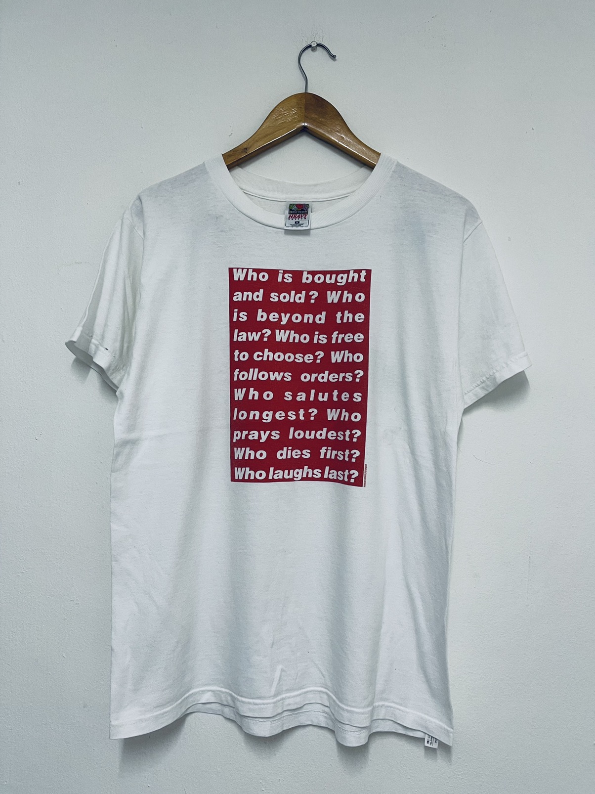 90s BARBARA KRUGER vintage Art Tshirt-