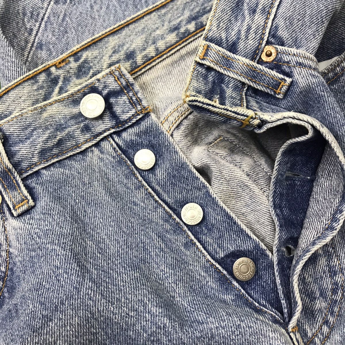 Vintage 80s Levis 501 Distressed Denim Cobain style - 21