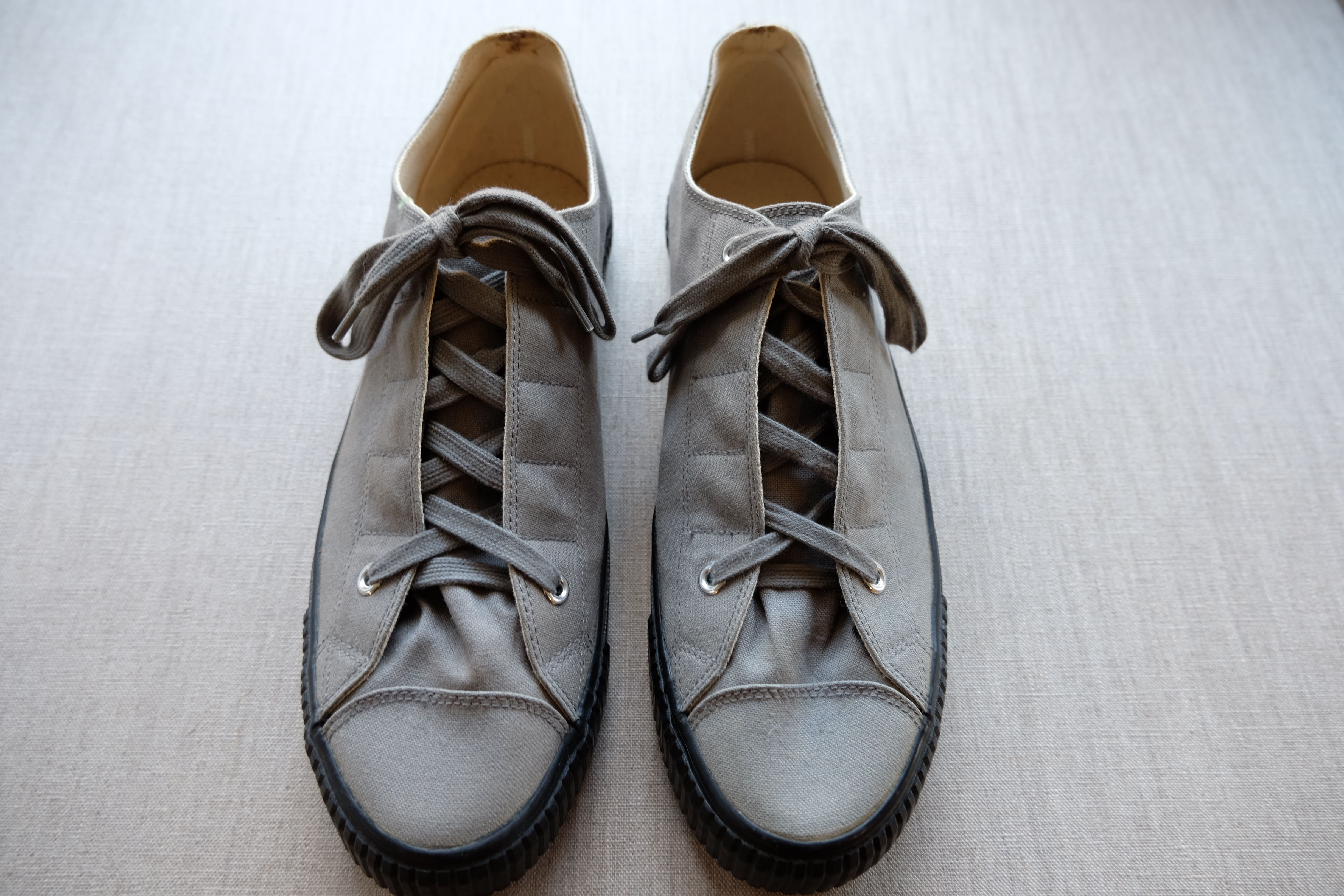 SS16-Runway Canvas Shoes with Hidden Eyelets - 3