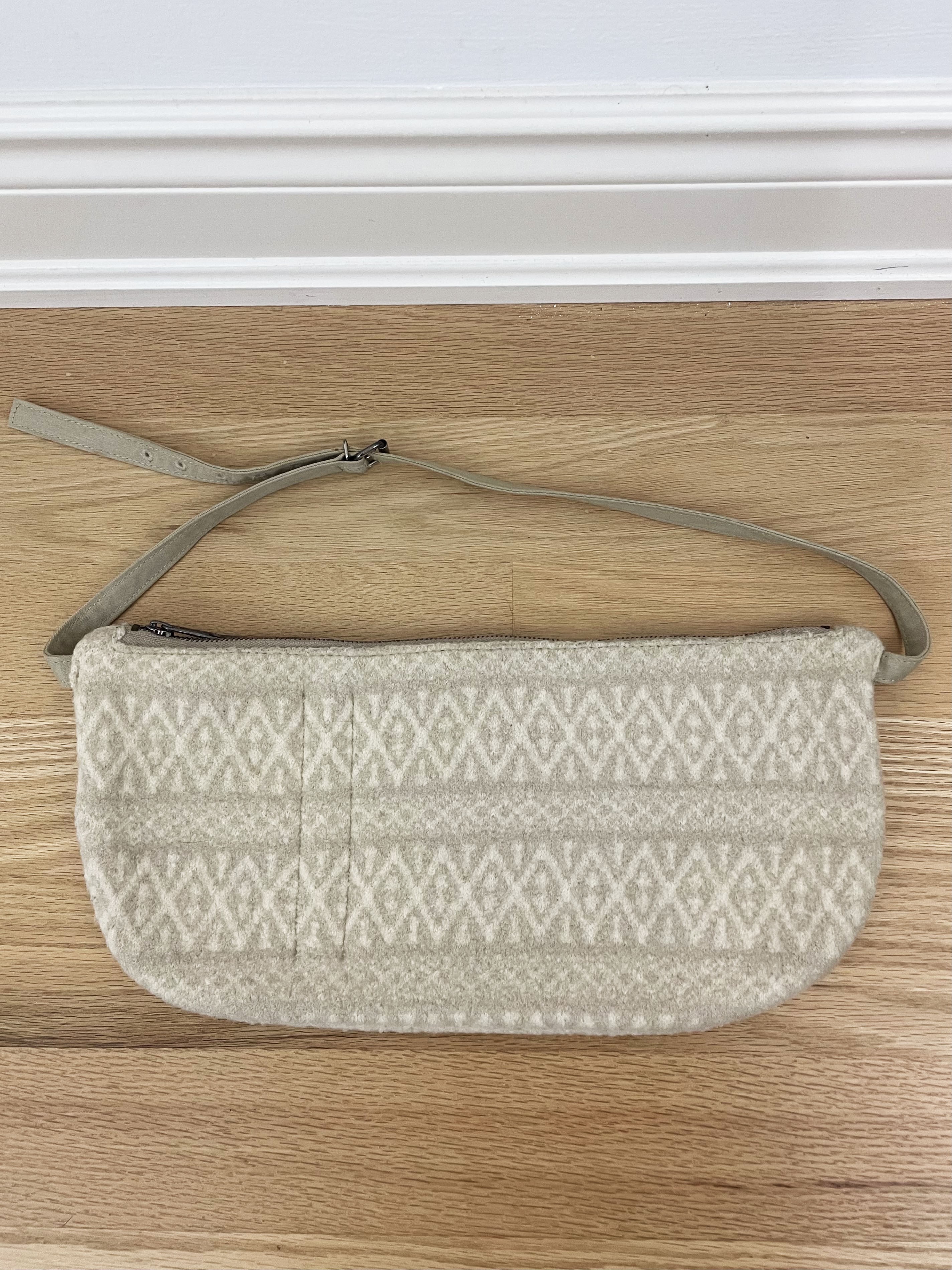 AW03 Wool Pouch - 1