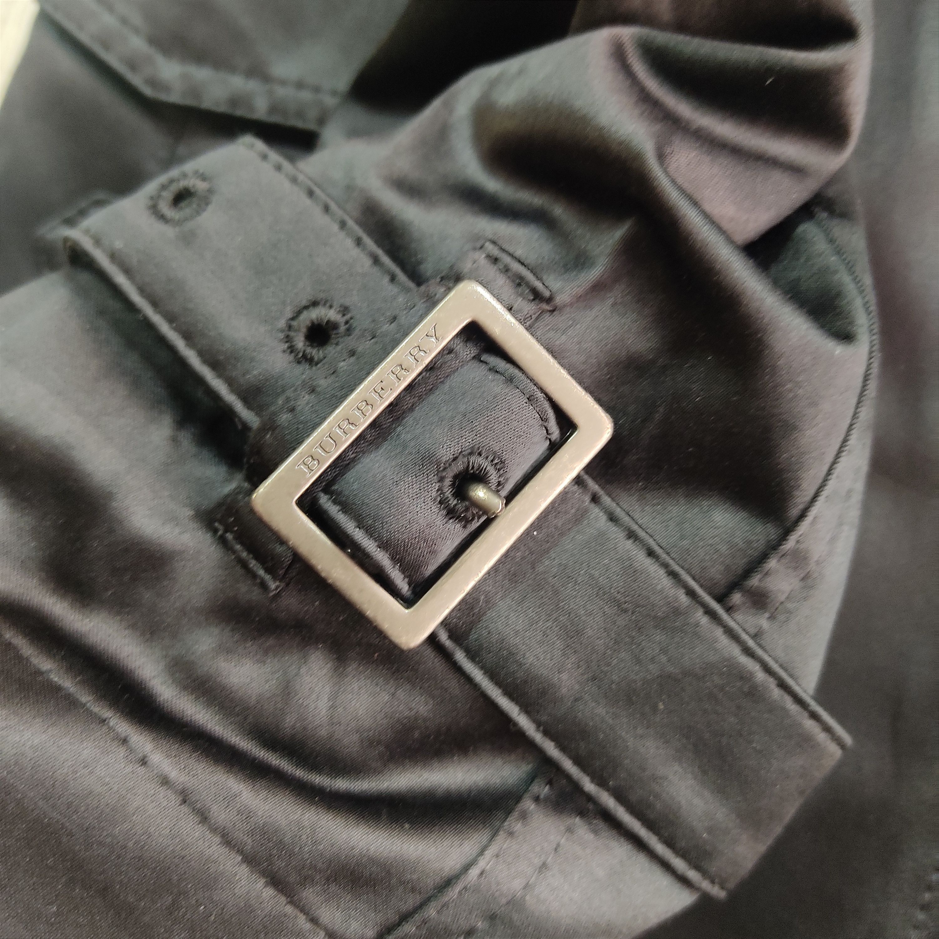 BURBERRY Side Strapped 4-Pockets Zipper Jacket - 9