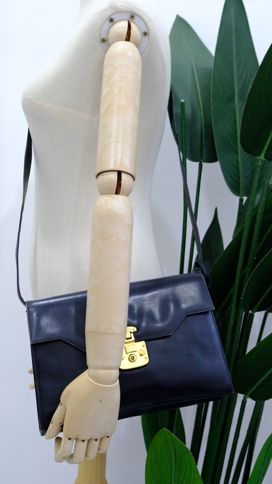 Vintage GUCCI Black Leather Lock Shoulder Bag - 1