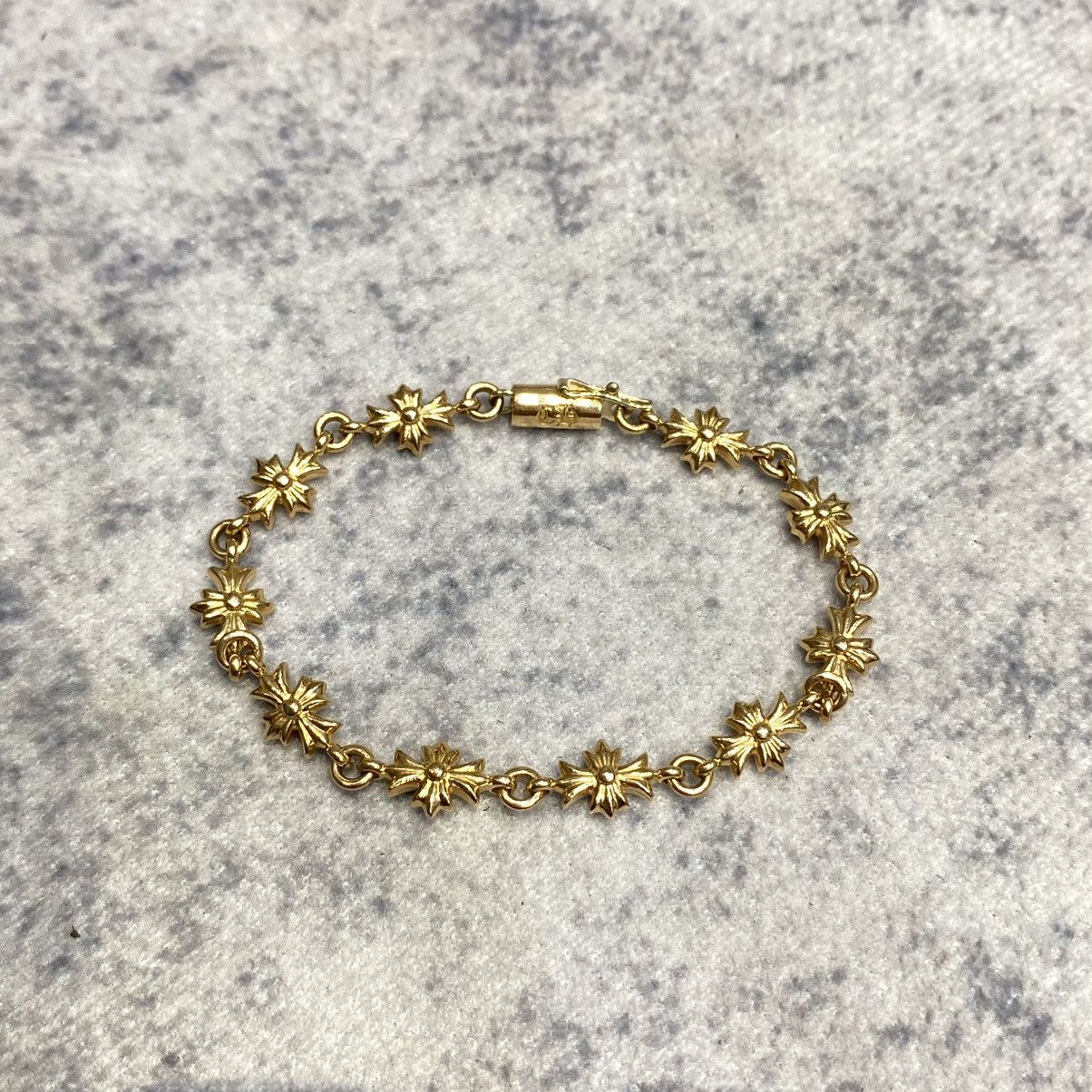 CHROME HEARTS Tiny E 22K Gold Bracelet - 4