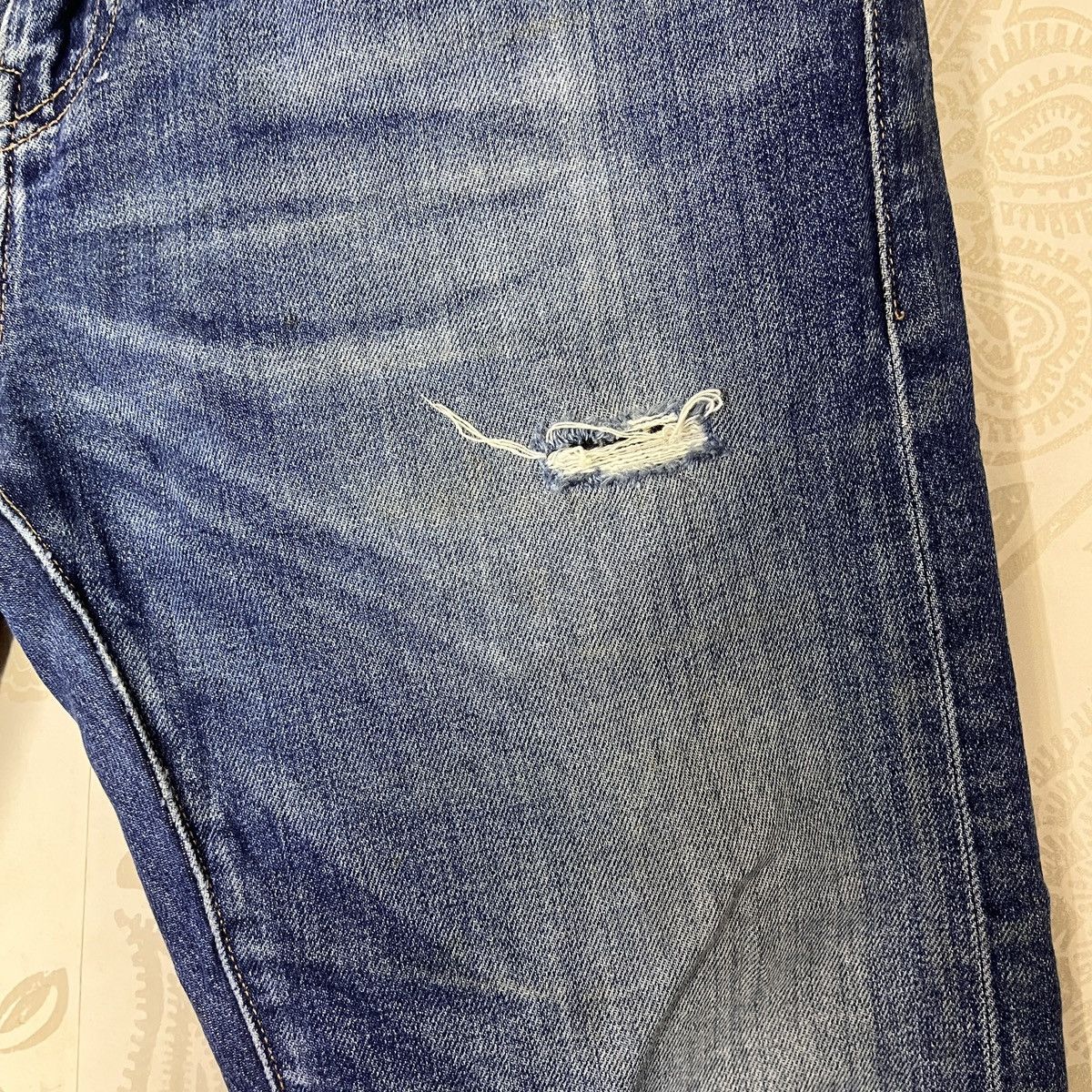 Levis Made & Crafted Blue Label Distressed Denim Jeans - 15