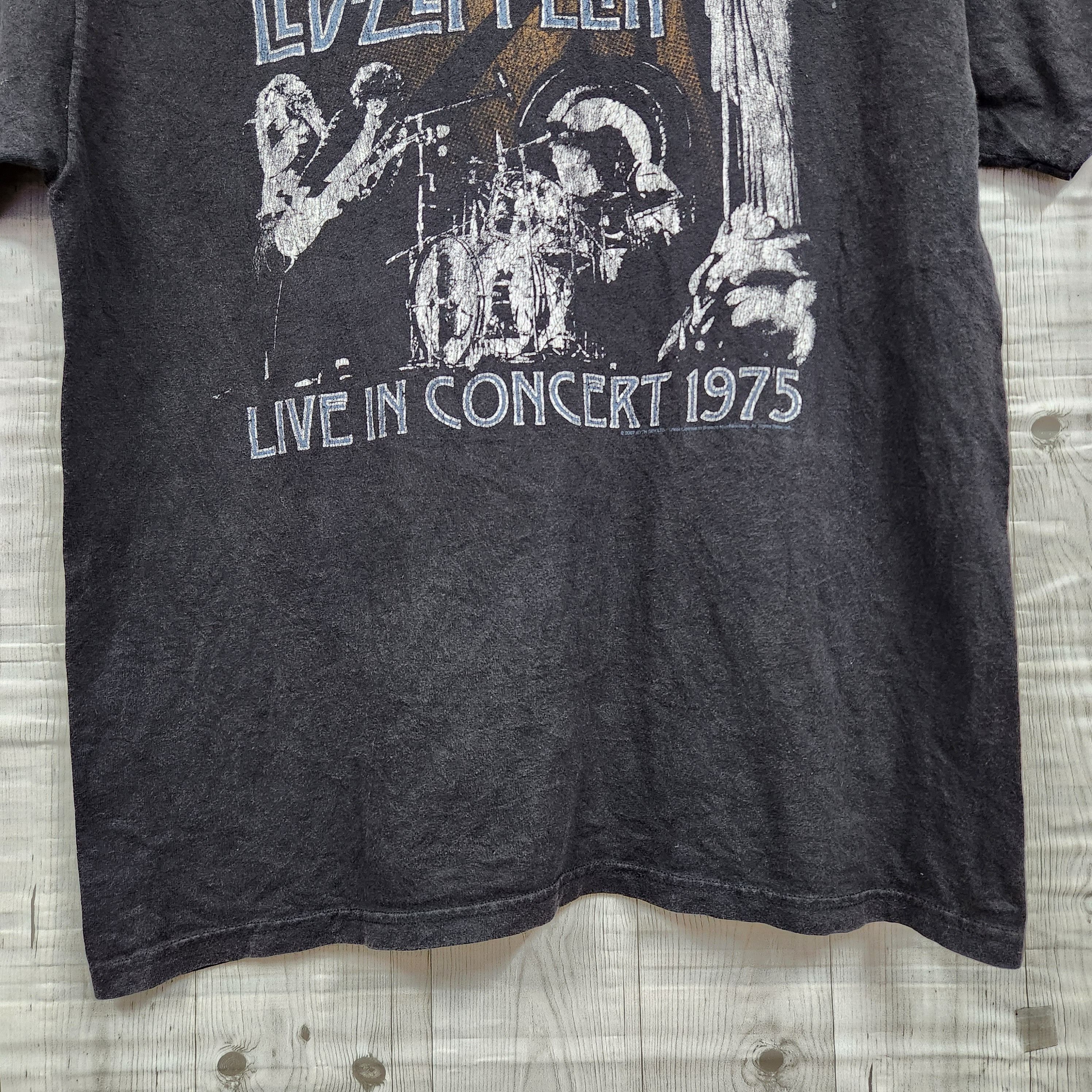 Vintage Y2K Led-Zeppelin Live In Concert 1975 - 9