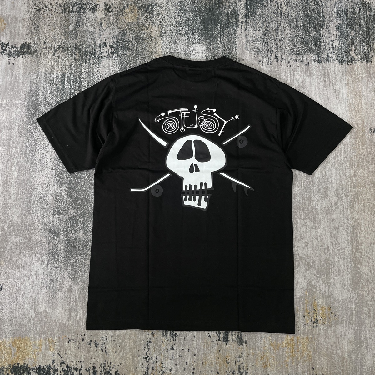 Stüssy STUSSY SKULL SURFSKATE LOGO TEE BLACK // L | hlnstuff