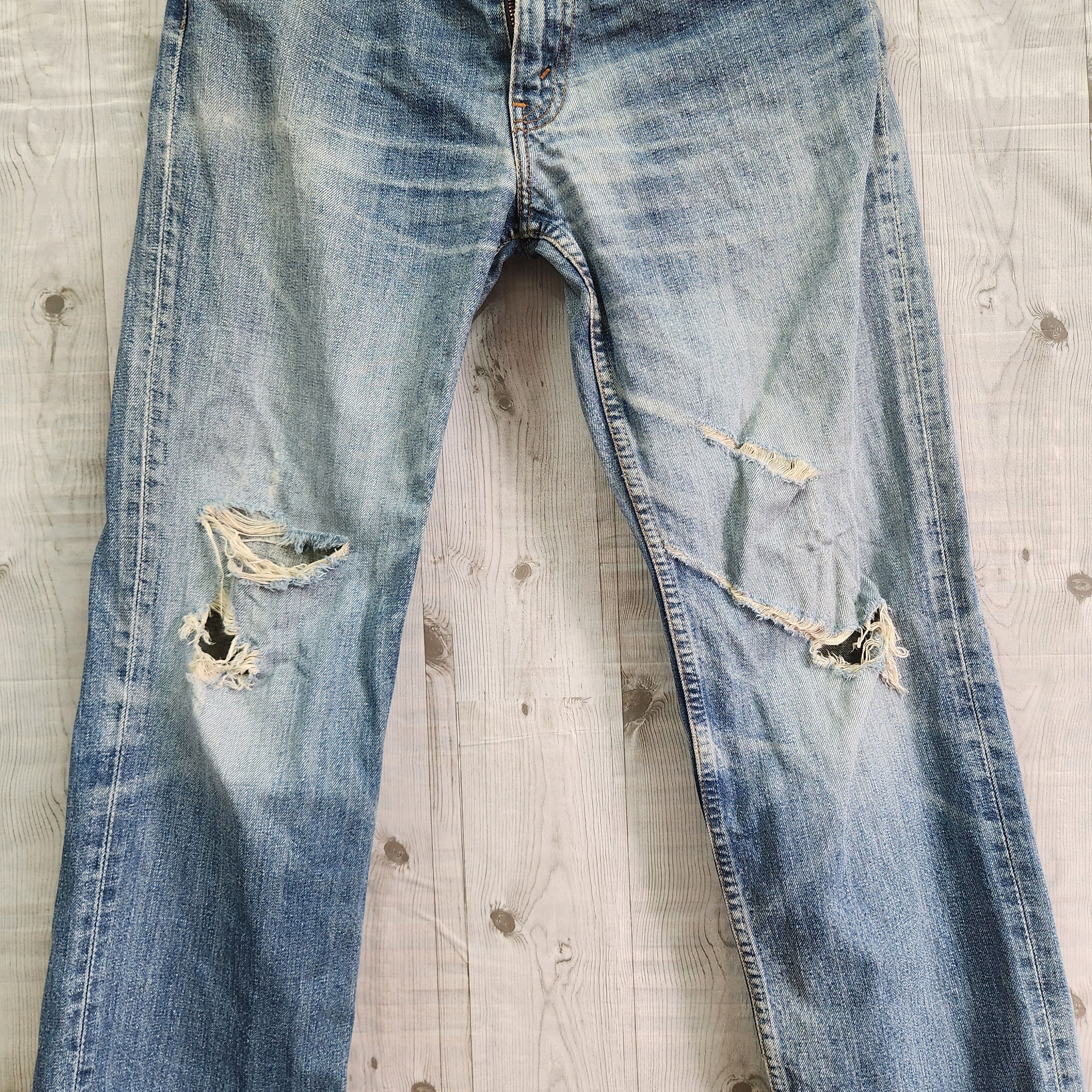Levis 502 Vintage Distressed Ripped Denim Jeans Year 2002 - 2
