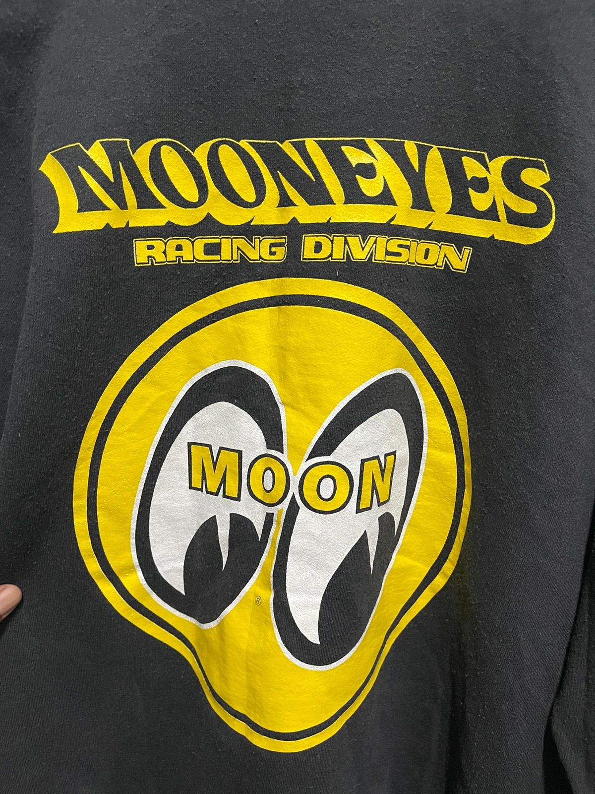 MOONEYES VINTAGE DESIGN SWEATSHIRT BY HANES - 6