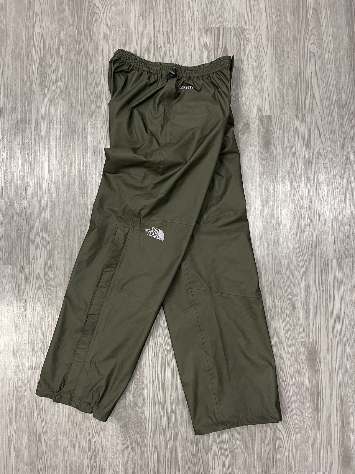 Gorpcore deal🔥The North Face Goretex pant in green - 1