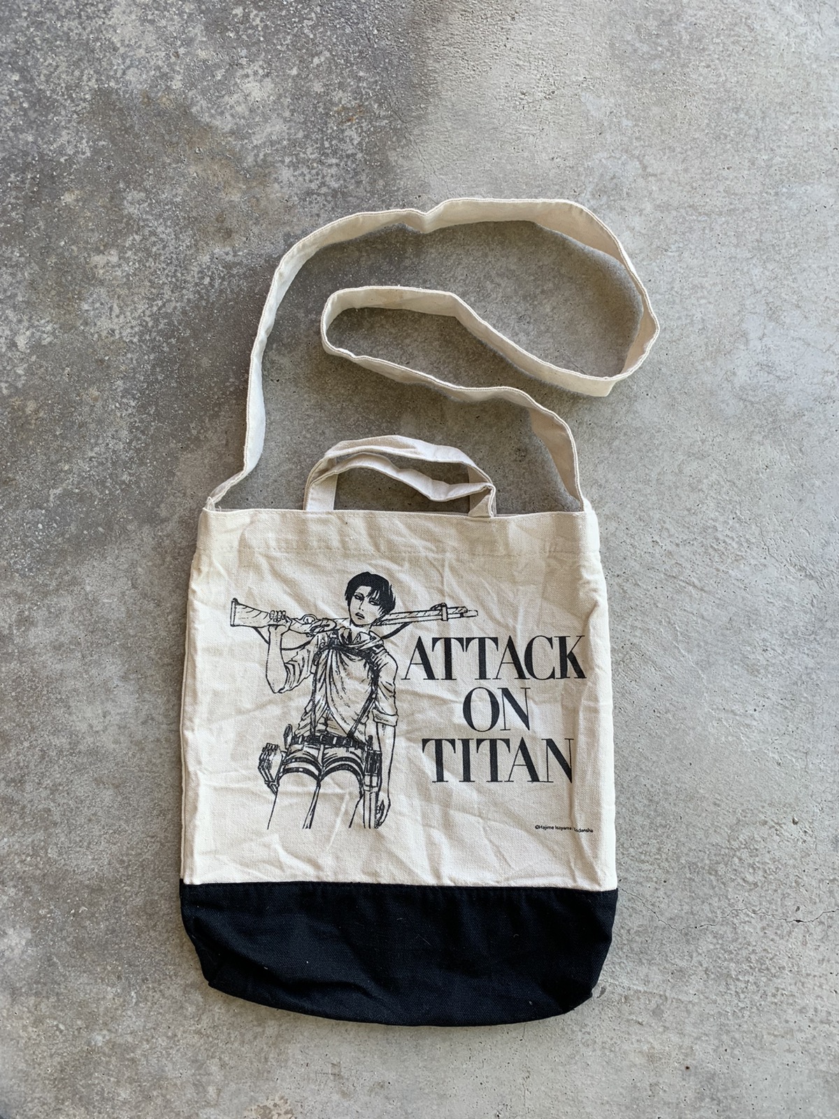 Beams Anime Attack of the titans Levi Totebag - 1