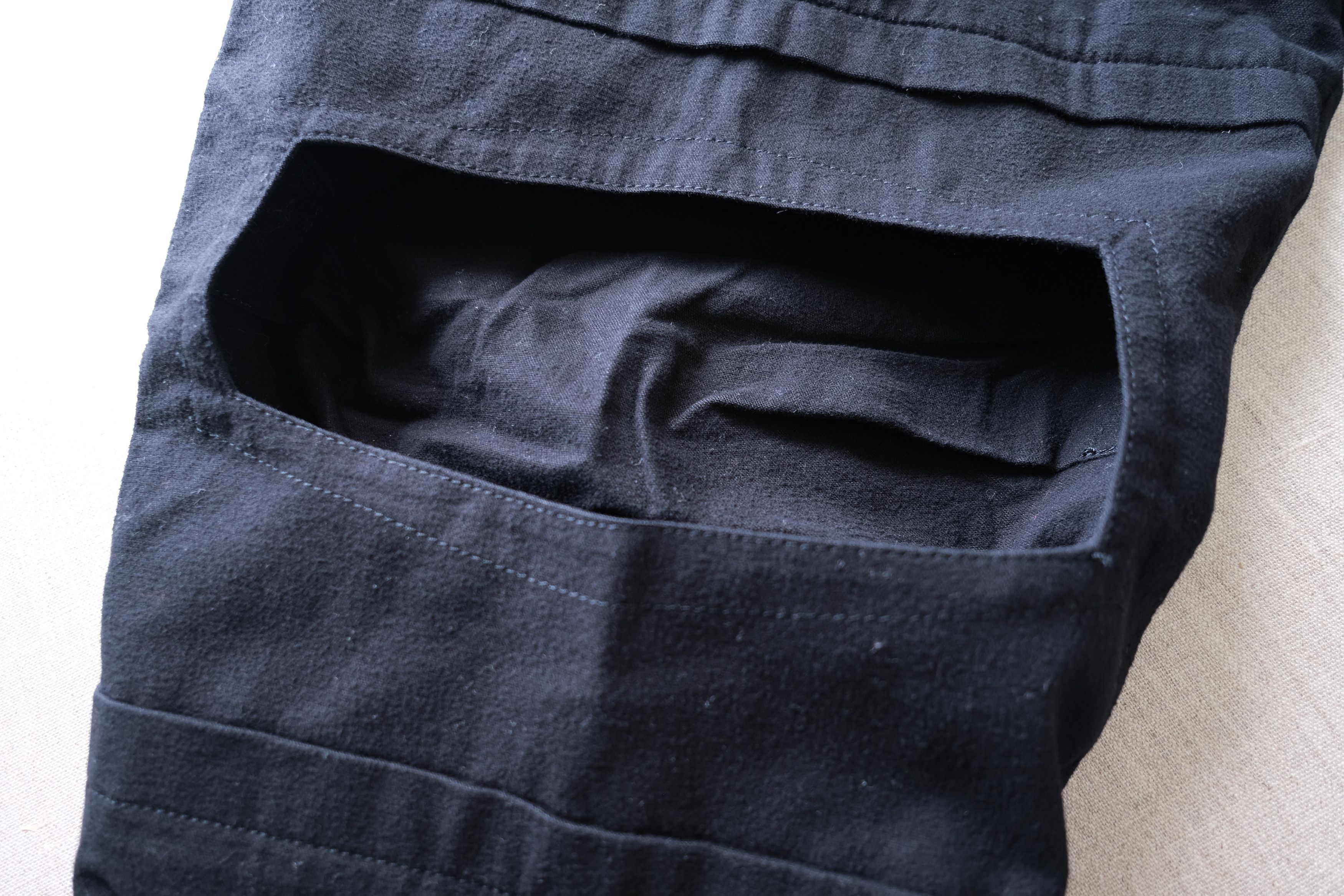 2000s Linen-Cotton Hem Button and Shadowbox Knee Pants - 14