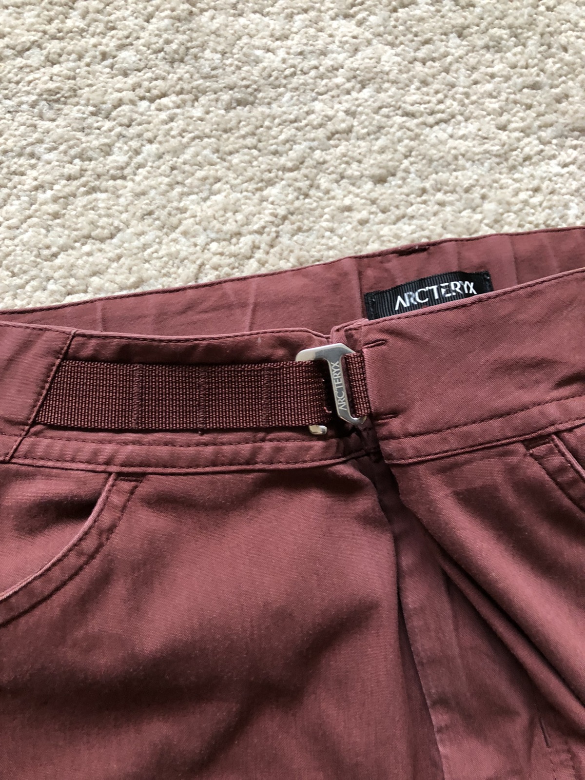 2000s Arcteryx Relaxed Fit Knee Logo Pant - 6