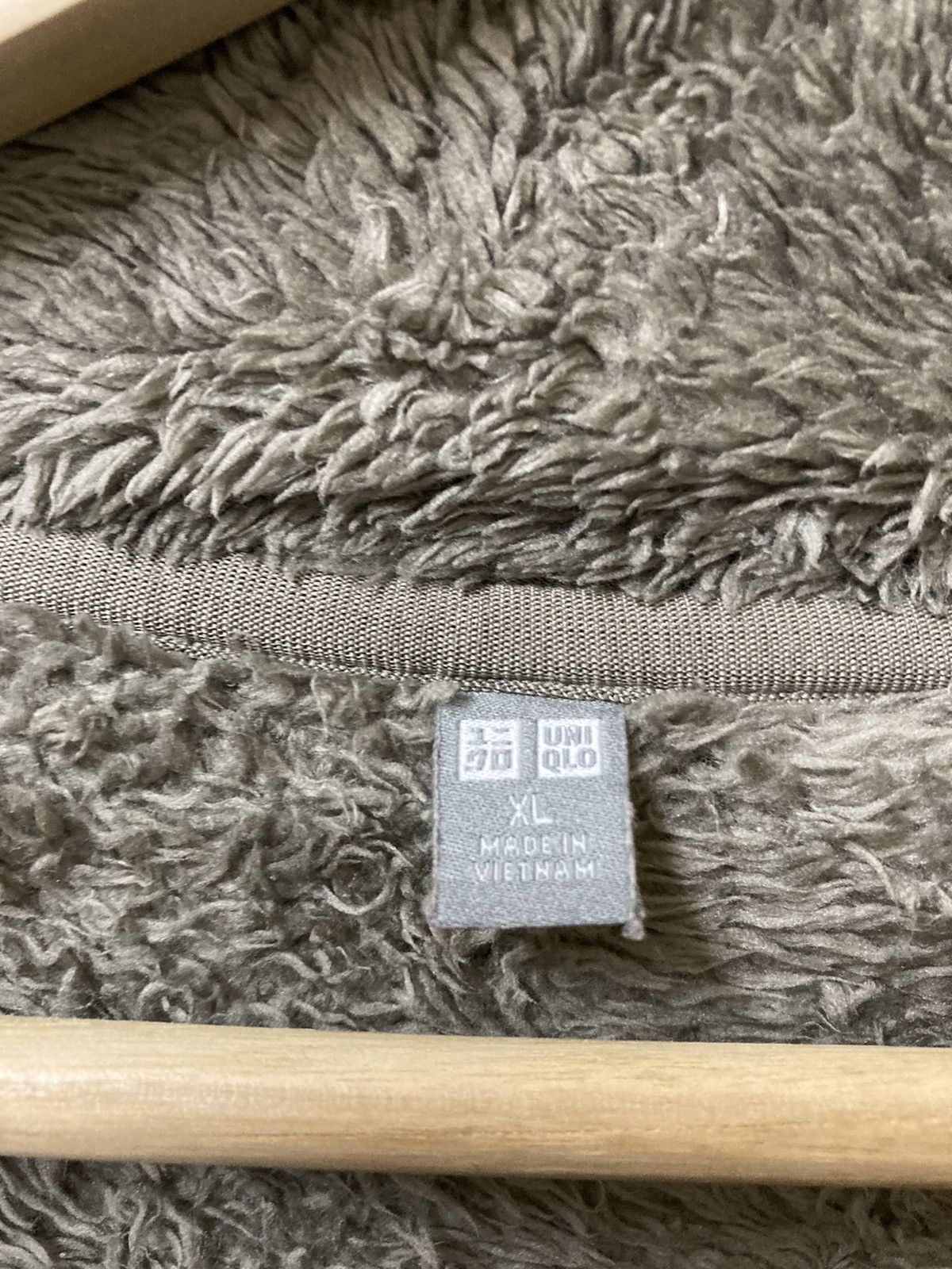 Uniqlo Fluffy Yarn Fleece Full Zipper Long Sleeve Jacket - 10