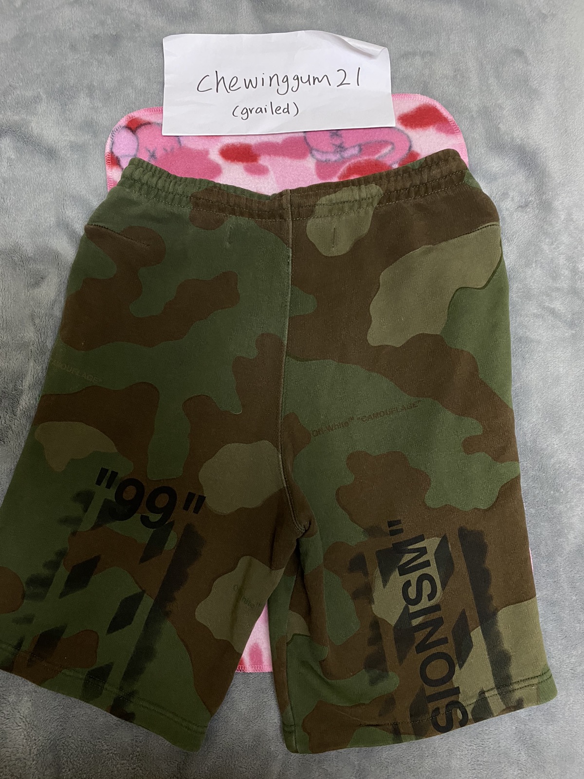 Off White Camouflage Stencil Sweat Shorts - 2