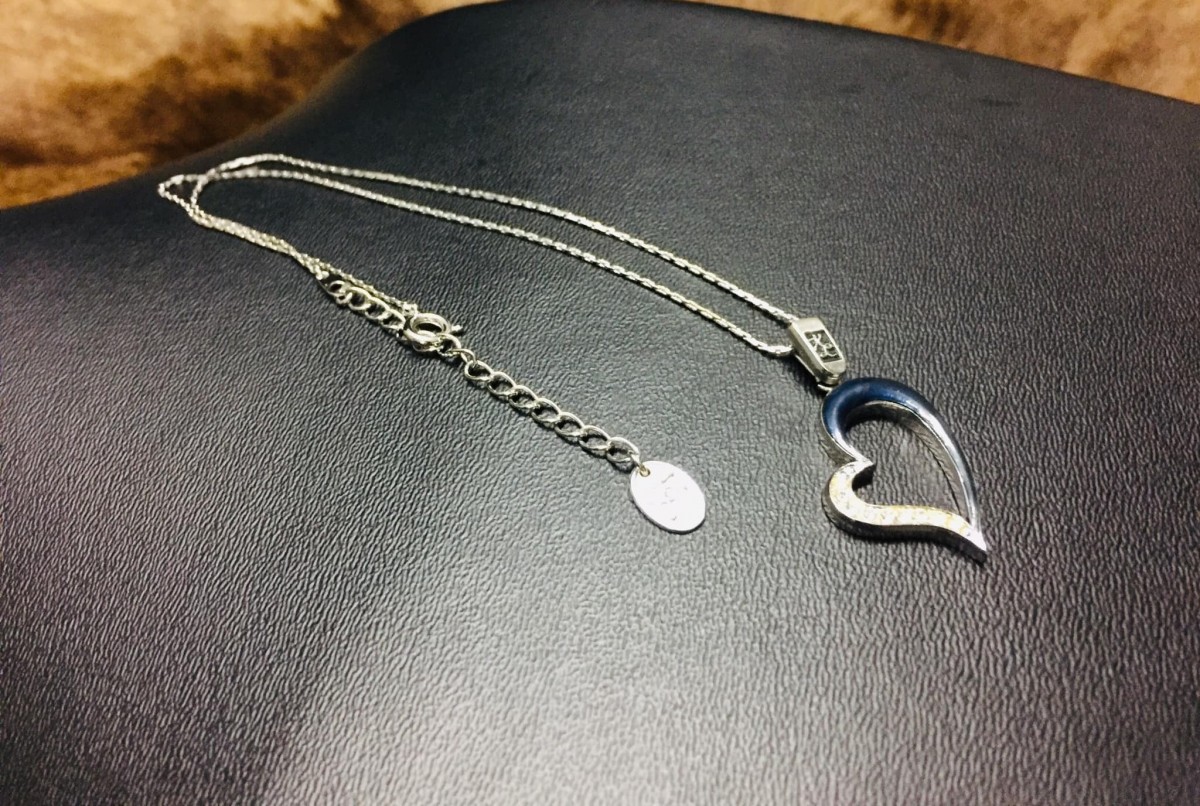 Karl Lagerfeld - Asymmetrical hollow heart steel necklace - 1