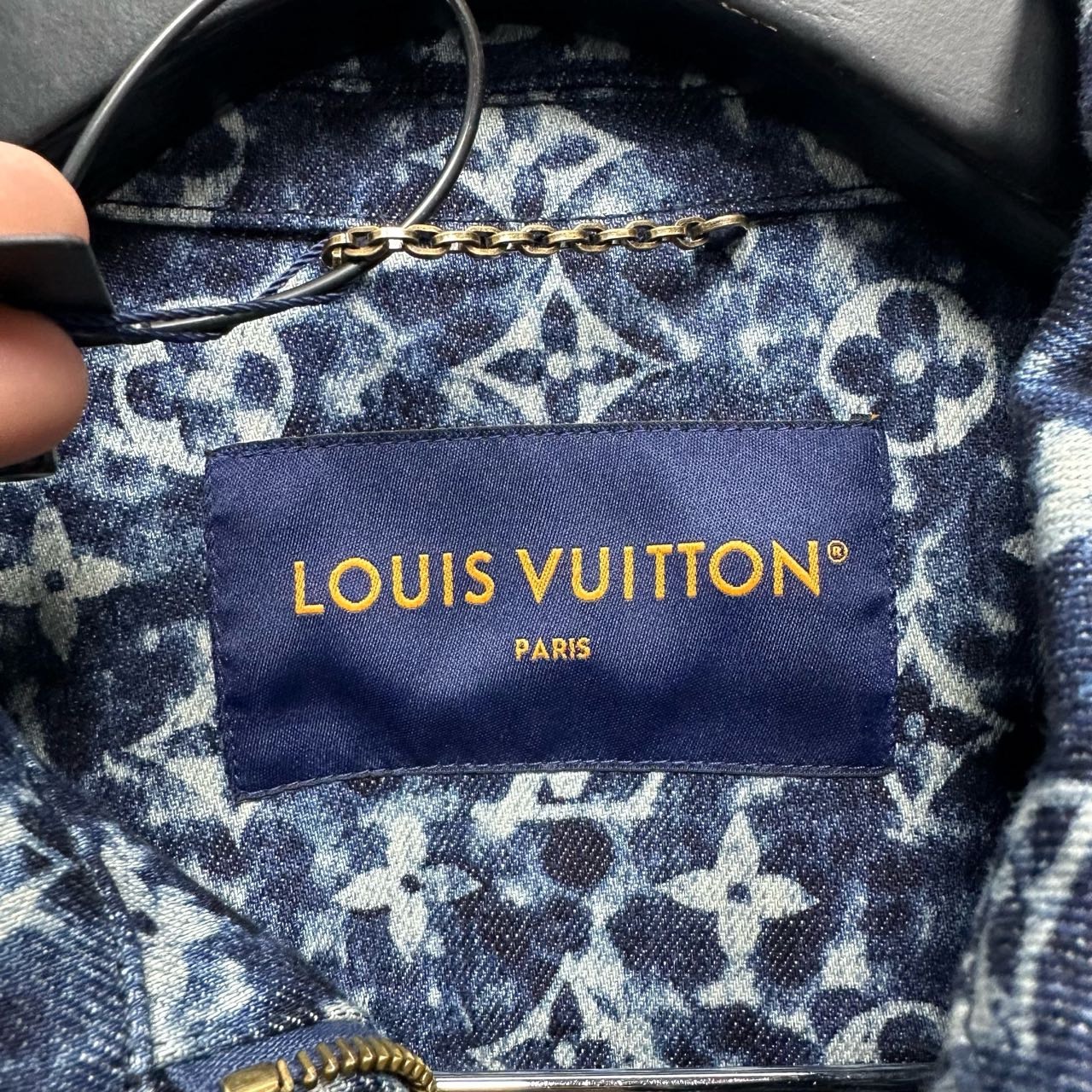 LOUIS VUITTON LV FW23 all-over jacquard LOGO zip-up denim jacket - 4