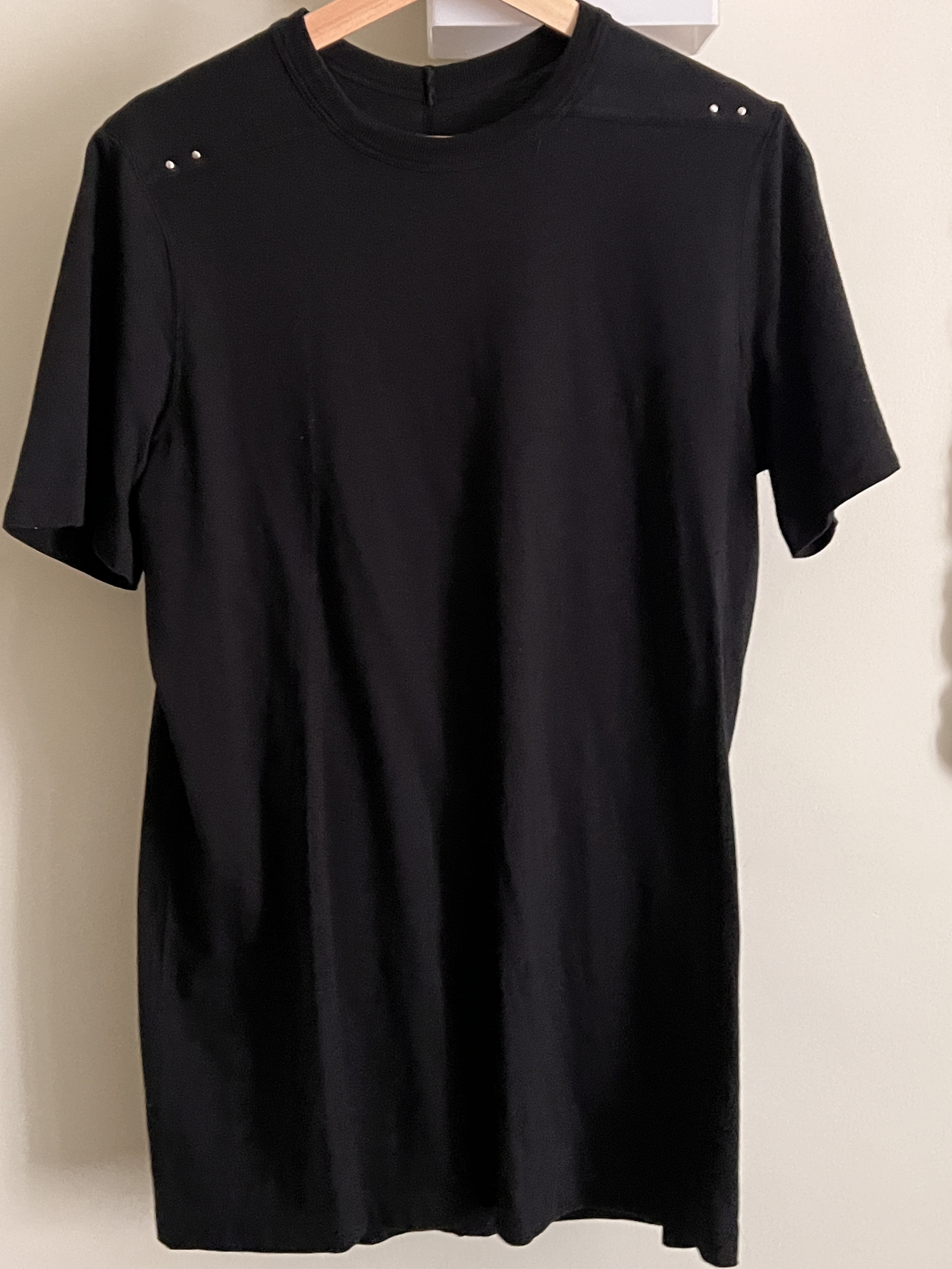RIVETED LEVEL TEE - 7