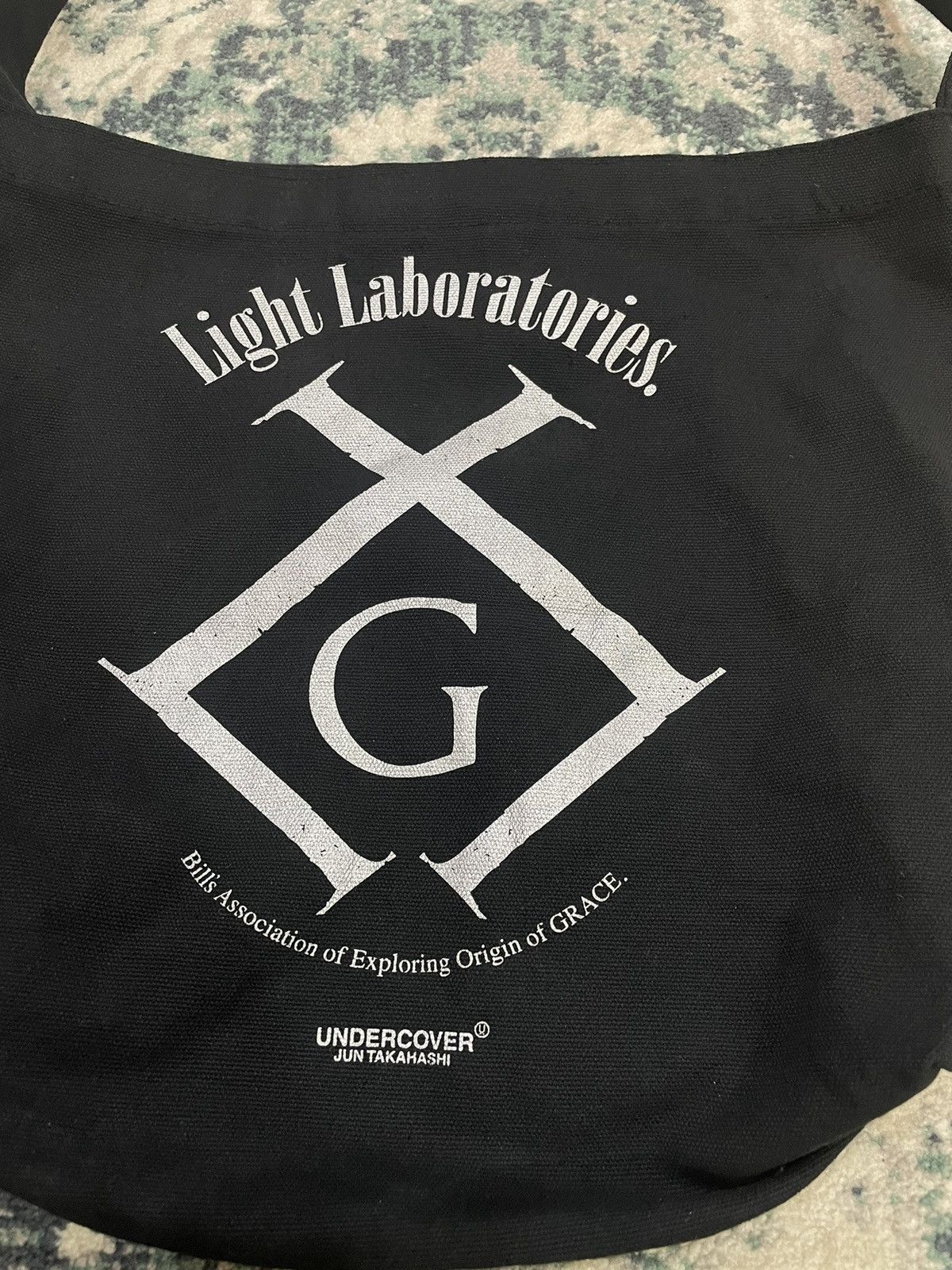 Undercover Grace Light Laboratories Sling Bag - 4
