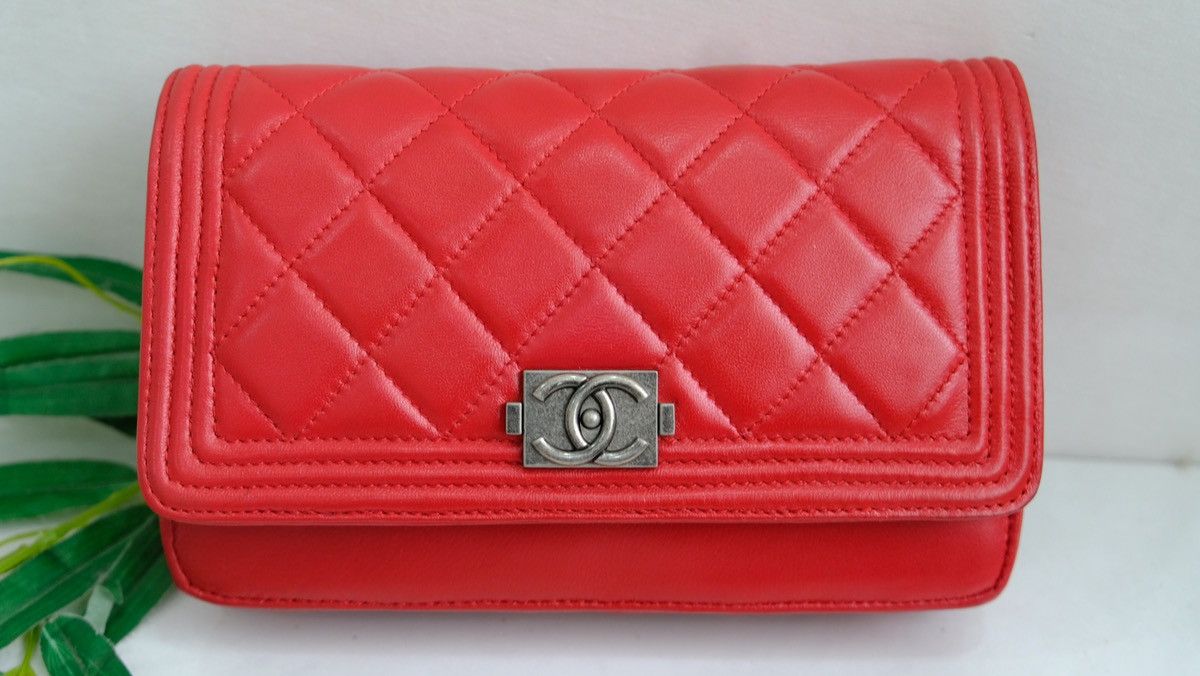 Chanel boy wallet half flap red leather chain sling - 3
