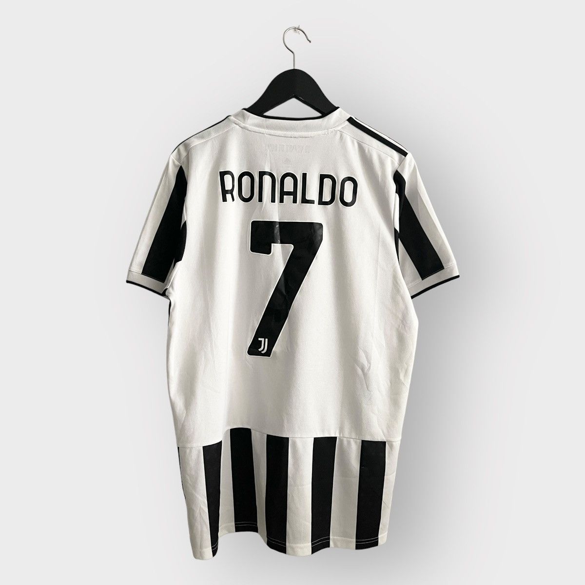 Vintage - 2021-22 Juventus Home Jersey #7 Ronaldo (L) - 1