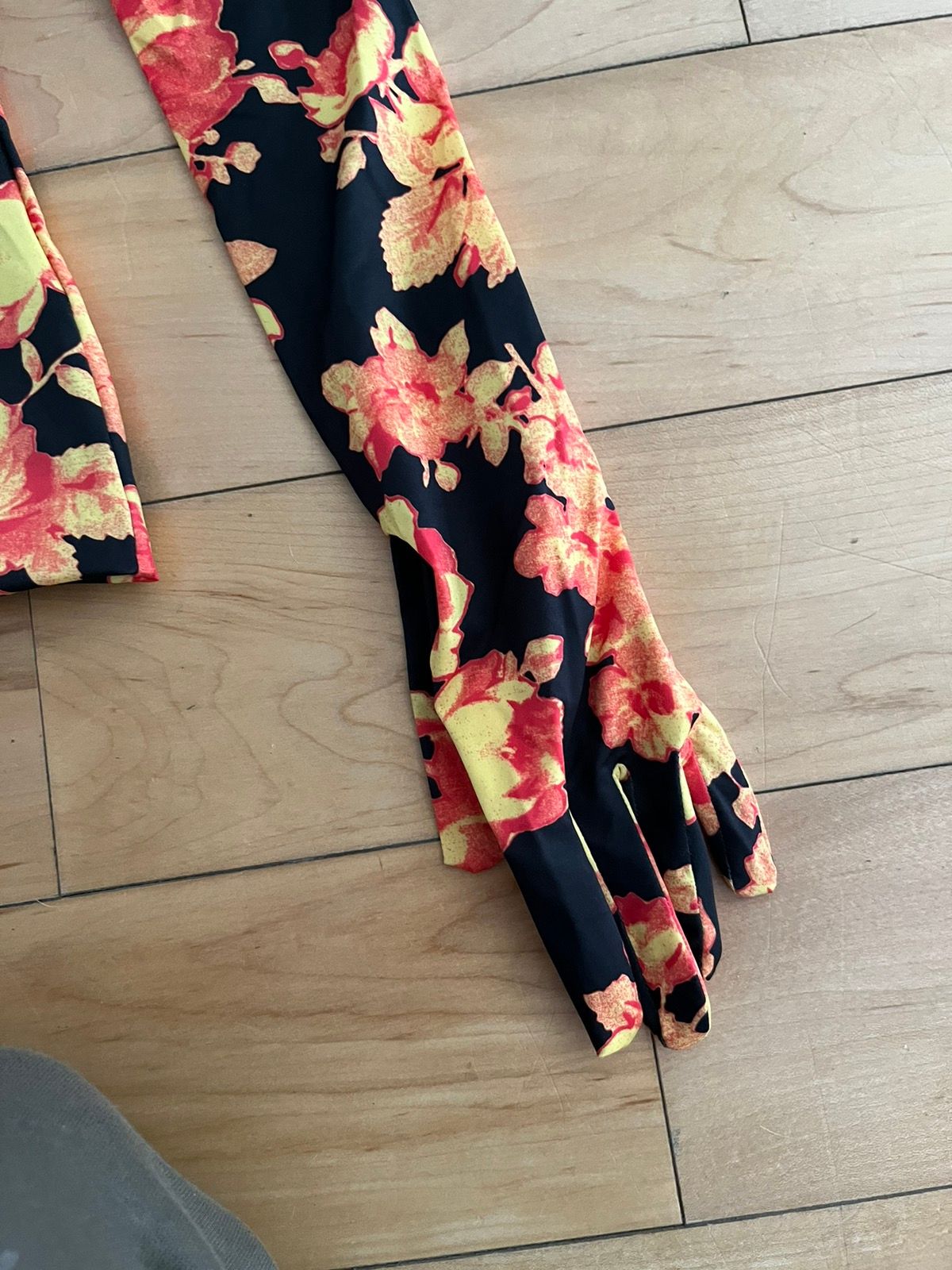 NWT - Vetements Acid Flower Long Sleeve with Gloves - 7