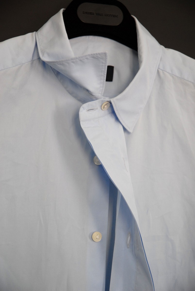 Light Blue Shirt With Alternative Buttoning - 4