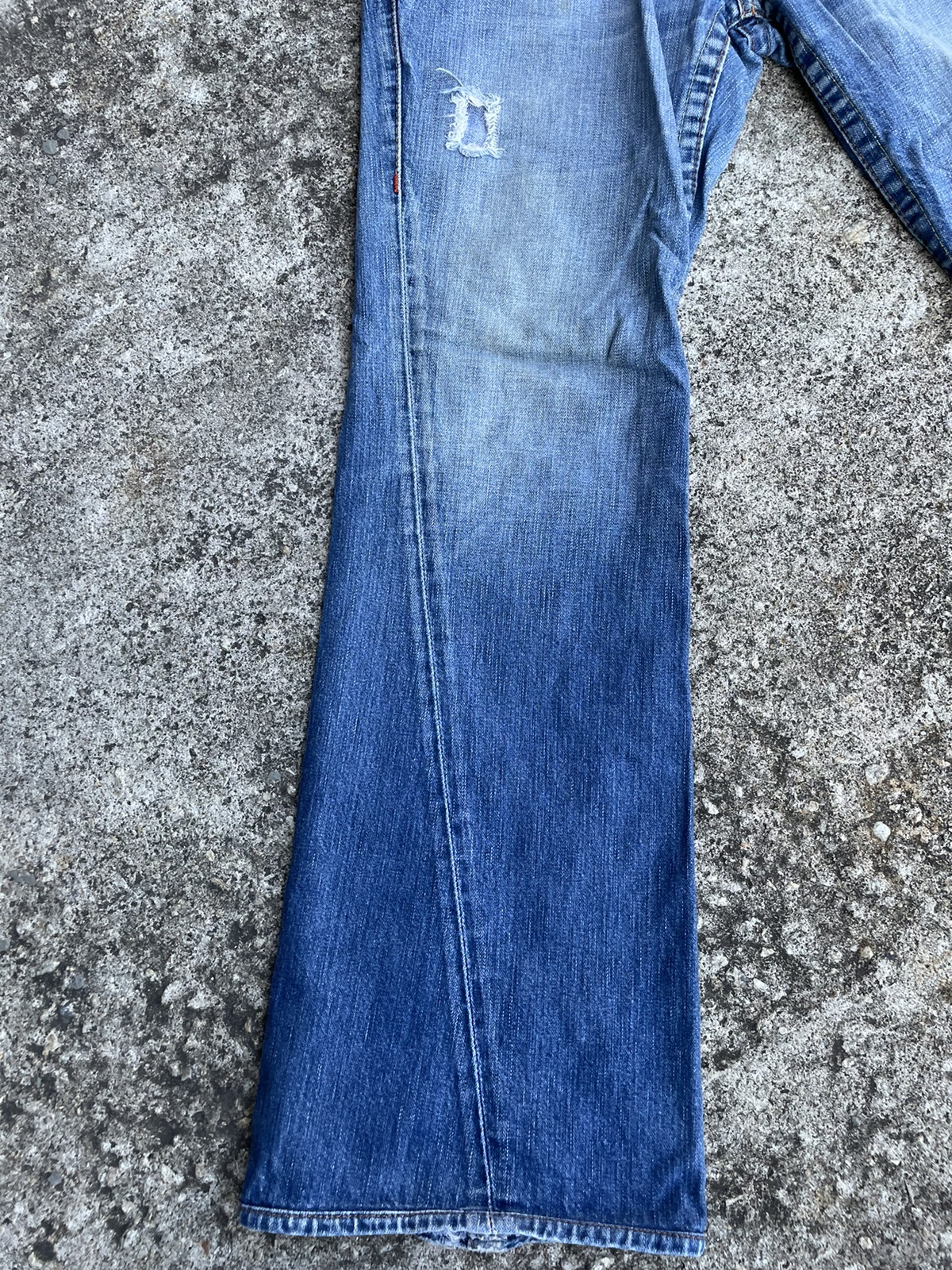 True Religion - Flare Jeans True Religion Distressed Boot Cut - 7