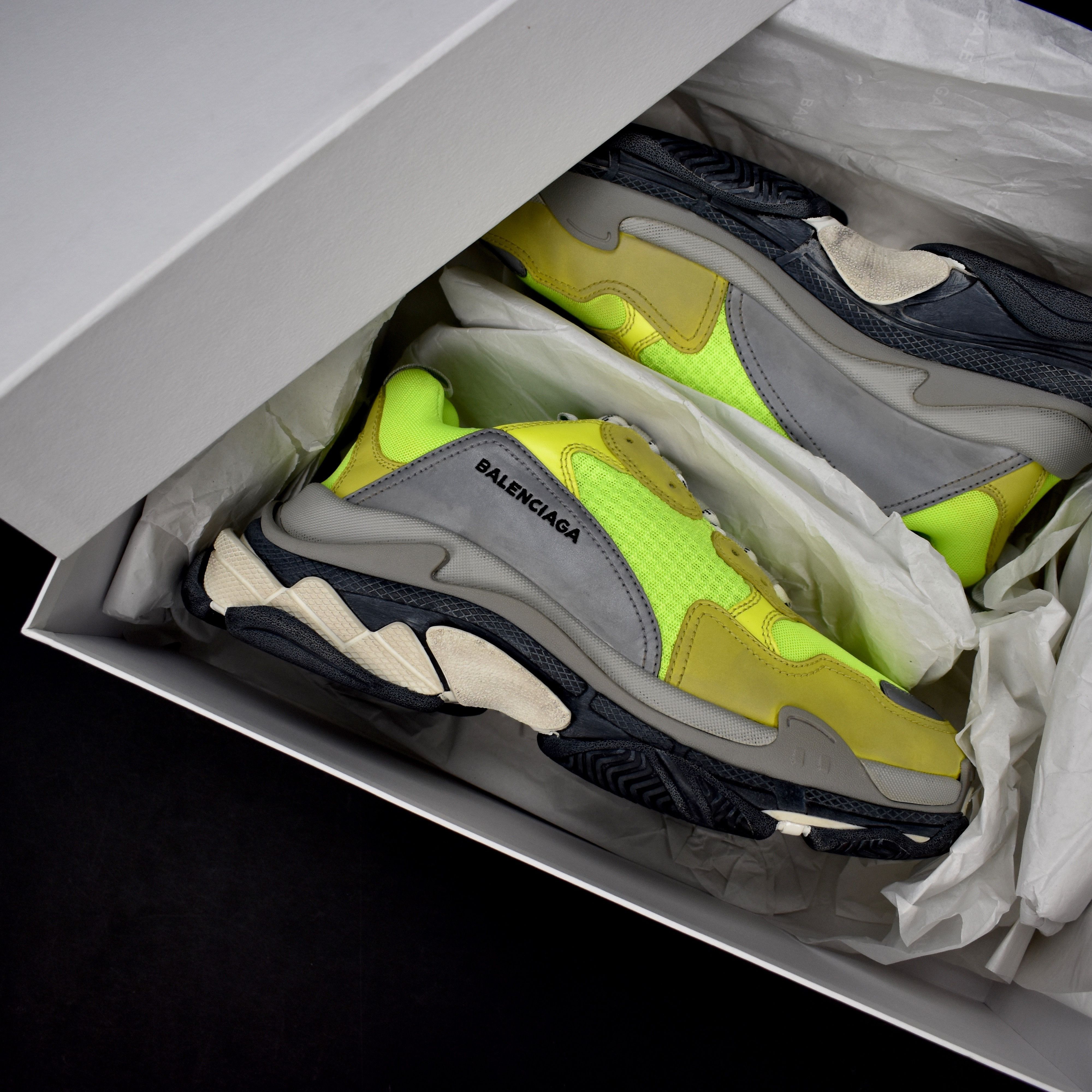 Triple S Sneakers Neon DS - 17