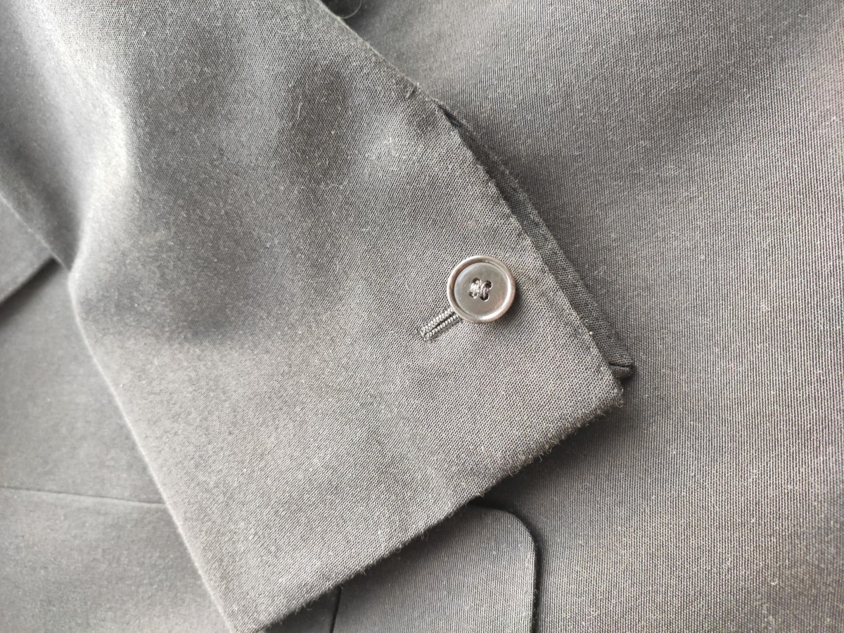 NEW! GRAIL! Black hidden button blazer from FALL '06/'07 - 12