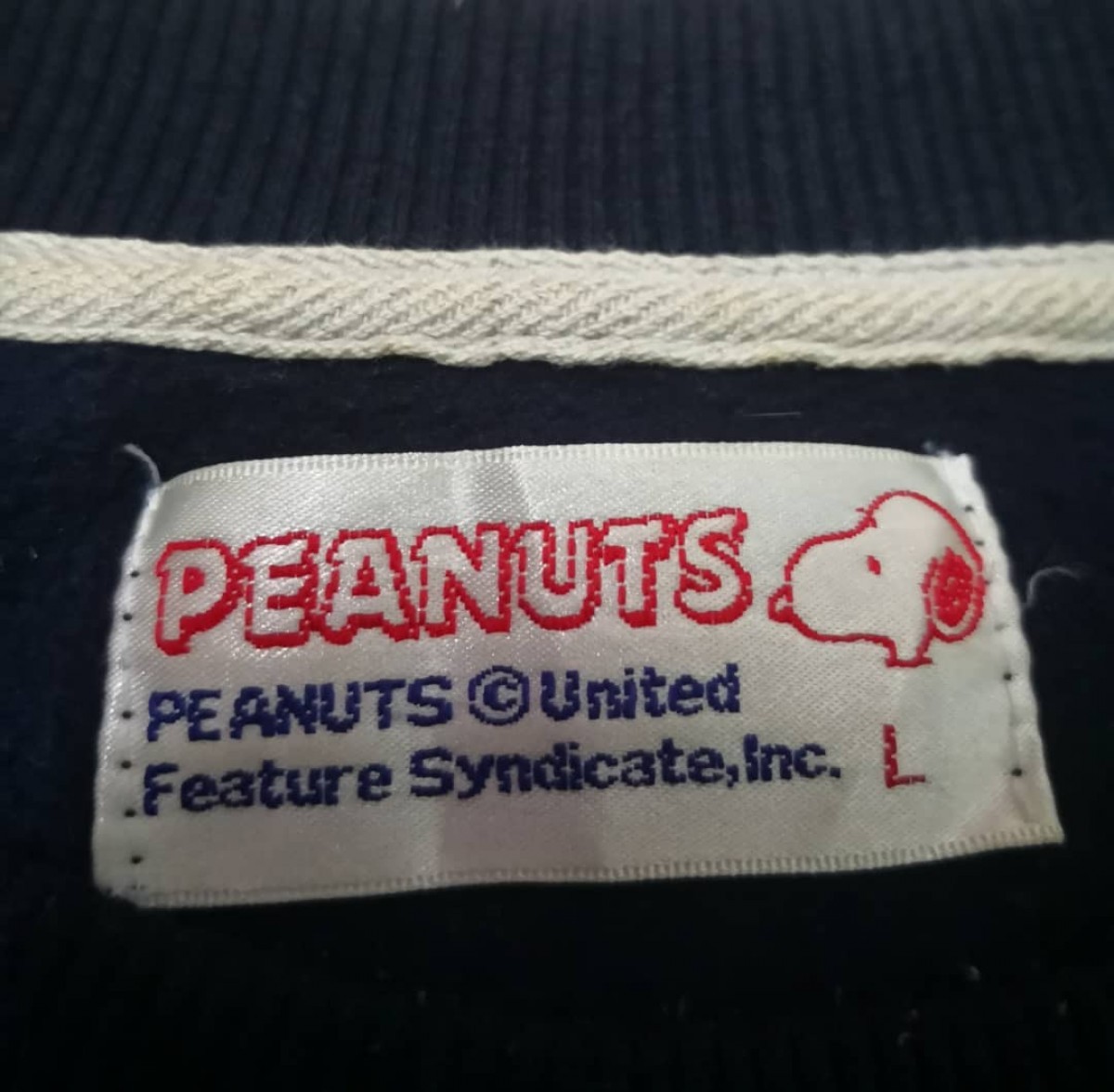Peanuts - Snoopy Crewneck - 2