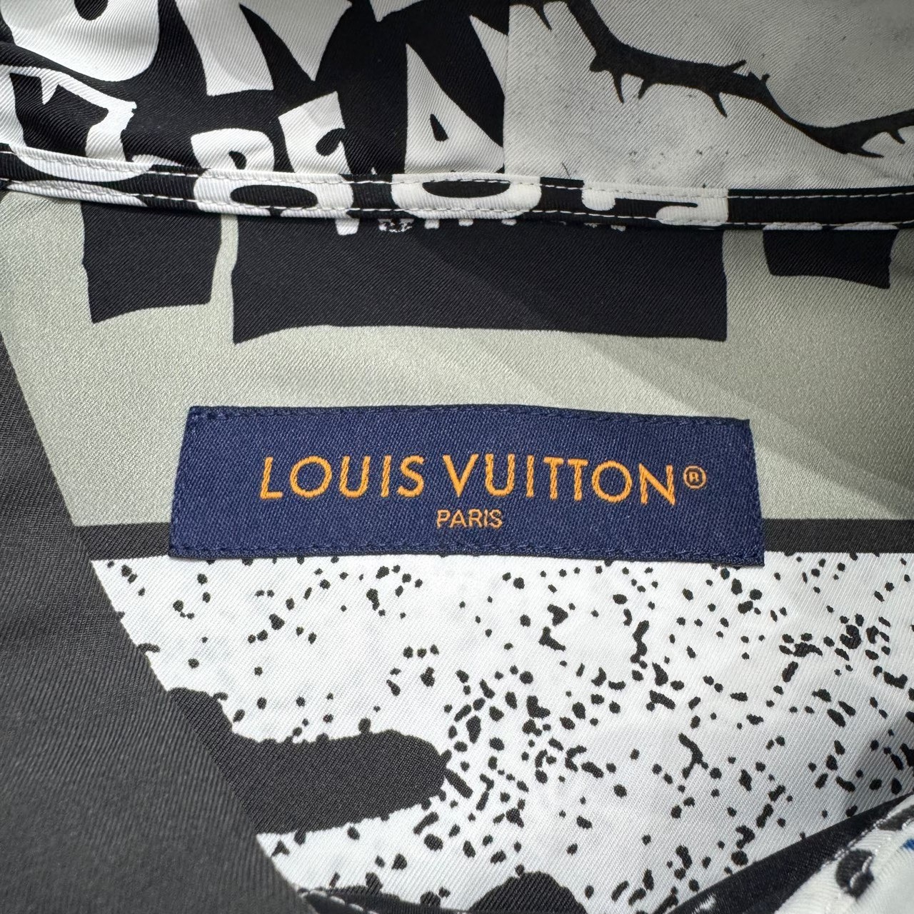 louis vuitton lv magazine style puzzle jacketlouis vuitton lv magazine style puzzle jacket - 3
