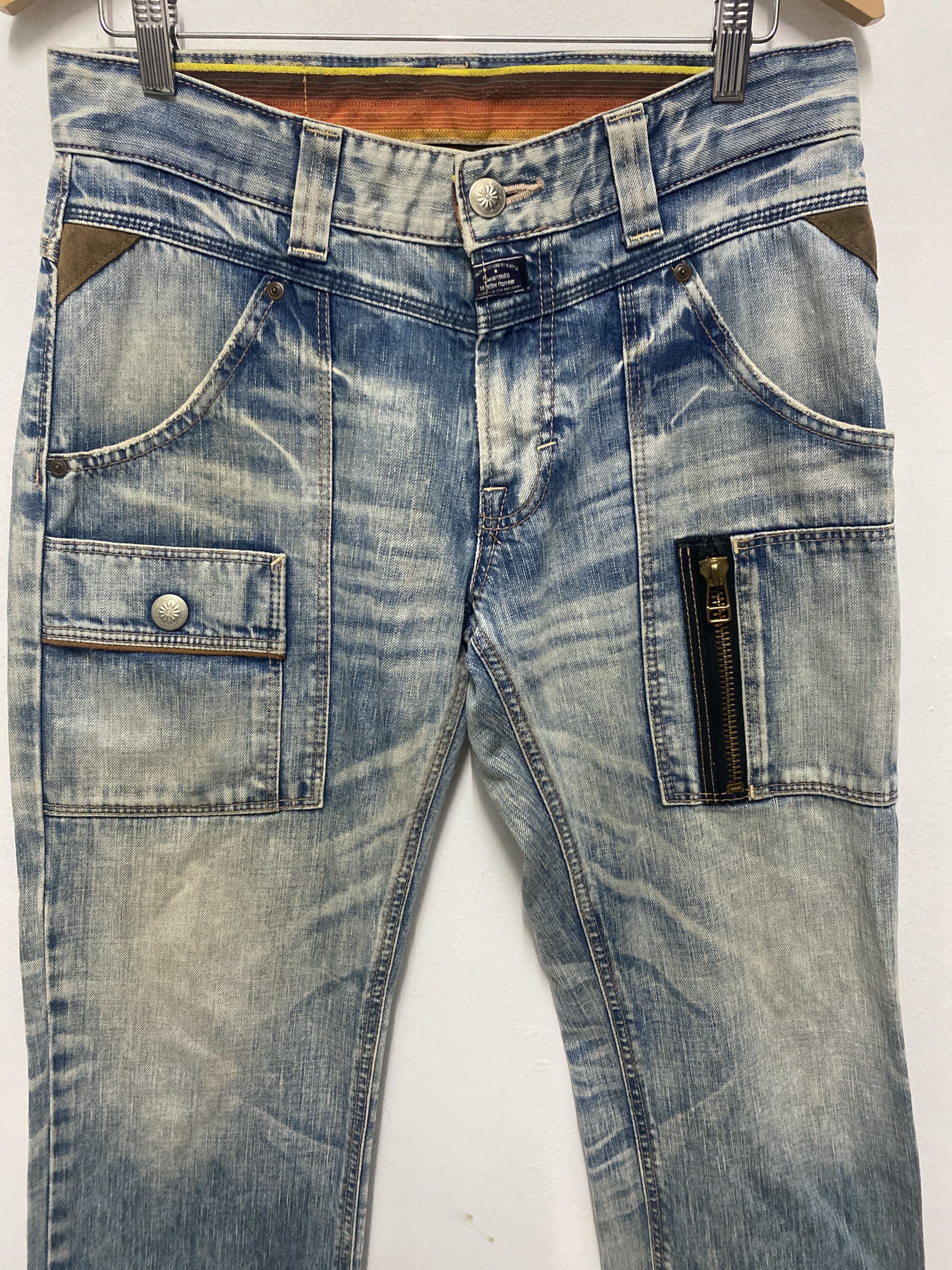 Vintage Distressed Utility Denim Jeans with Cargo Pockets and Contrast Trim - 7
