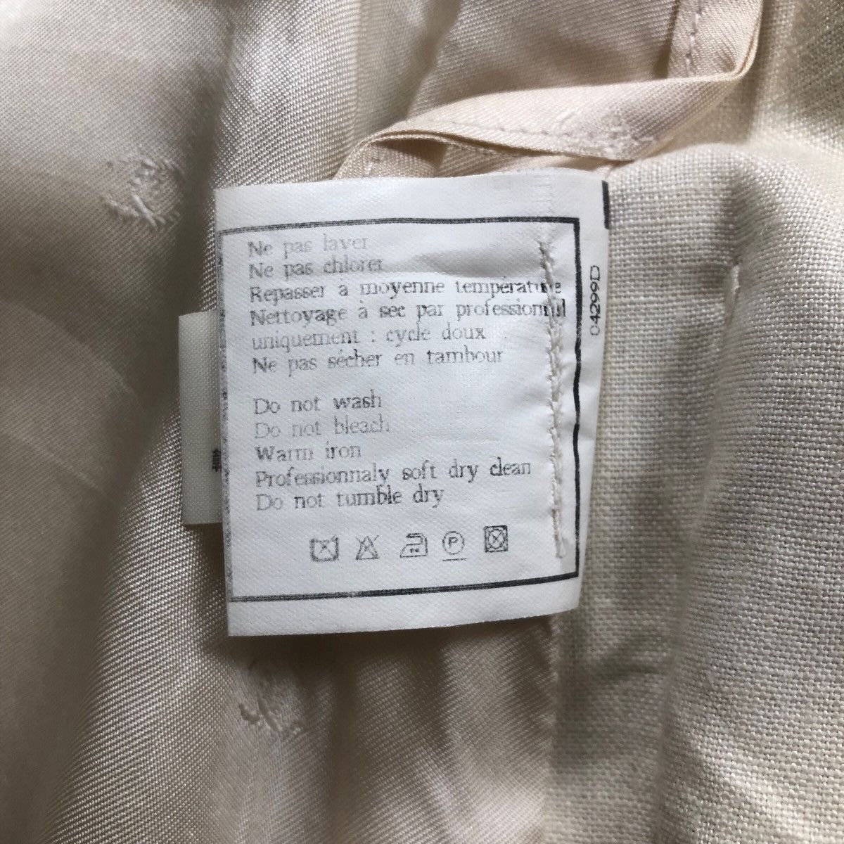 Chanel Boutique 96P Skirt Suits Ivory Silk Lining - 12