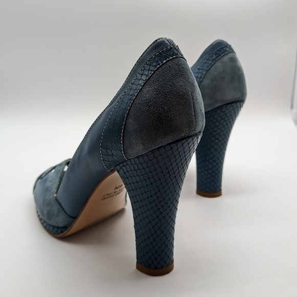 Marc Jacobs Italian-made Blue Suede Leather Cutouts Peep Toe Pumps Women's 6M - 3