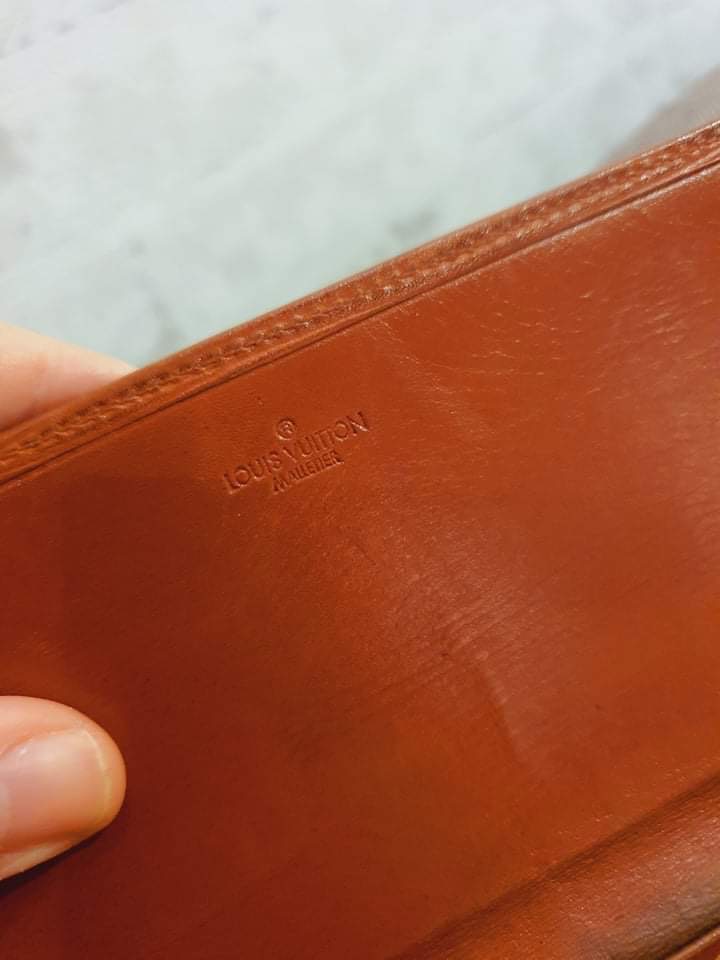 Authentic LOUIS VUITTON Epi Wallet - 6