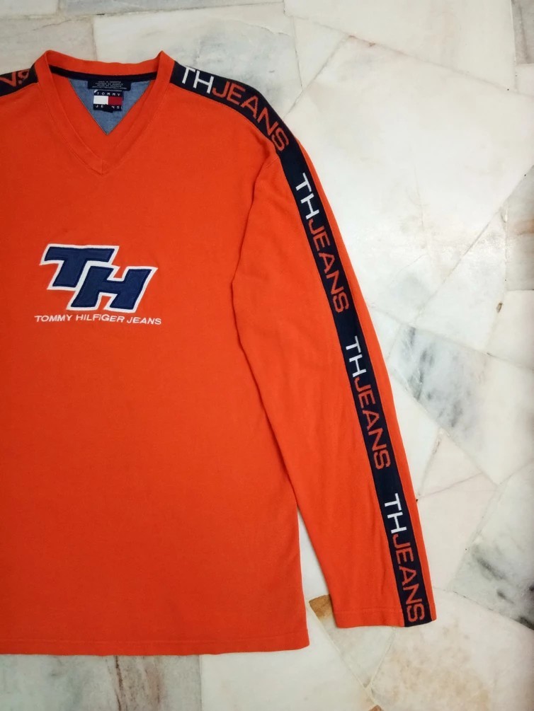 Tommy Hilfiger - Rare! Vintage Tommy Hilfiger Jeans spell out V neck Shirt - 7