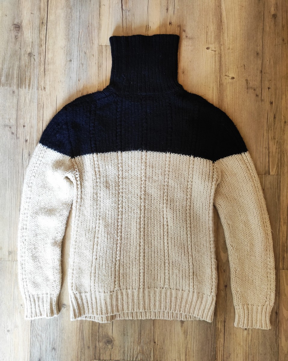 GRAIL! White/black turtleneck alpaca sweater FW11 - 4