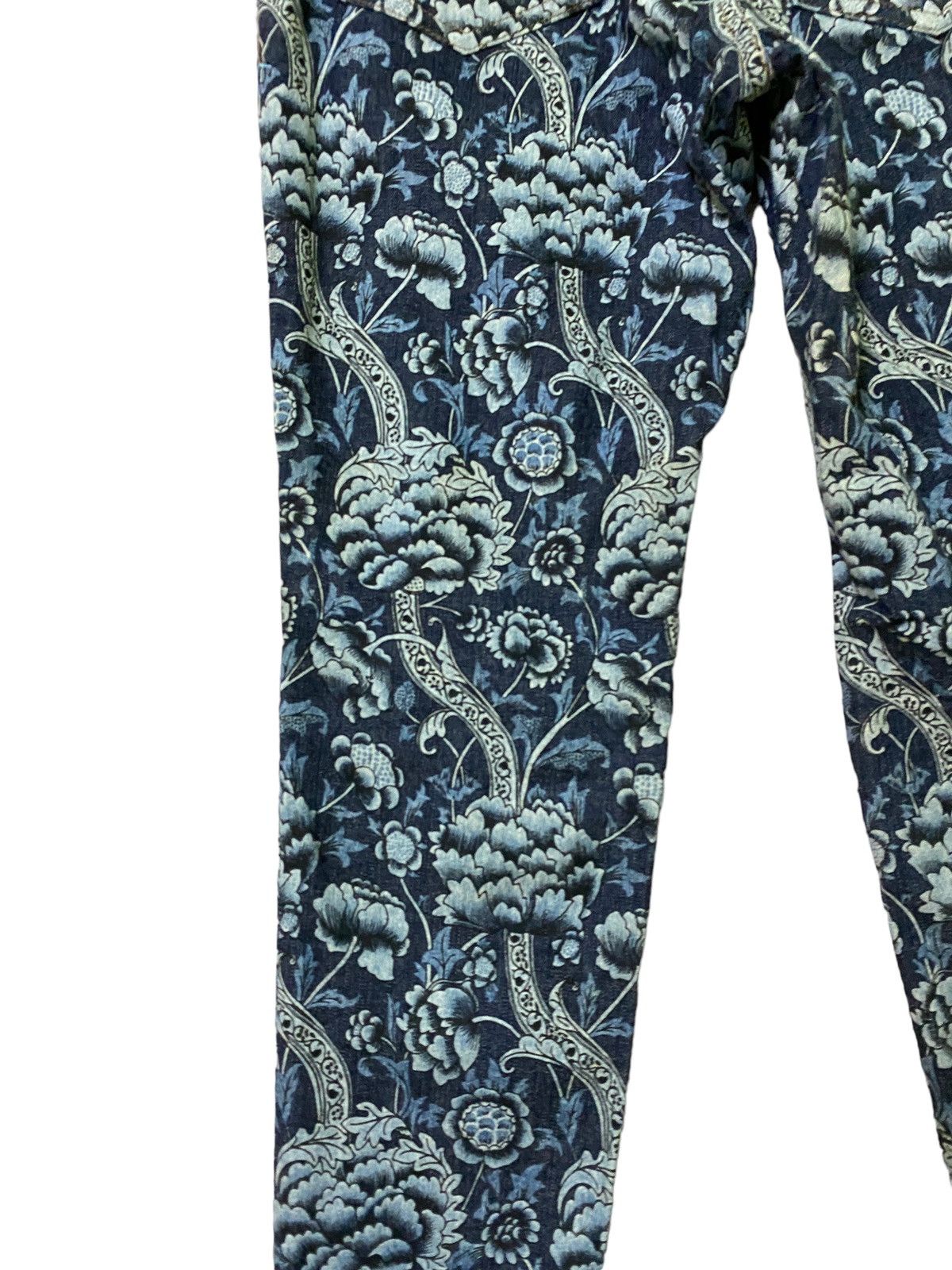 Vintage ARTISAN Floral Full Printed Skinny Denim - 16