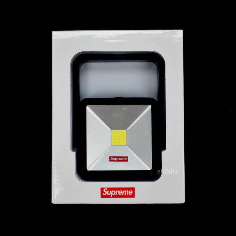 Supreme Black Box Logo Kickstand Light DS - 1