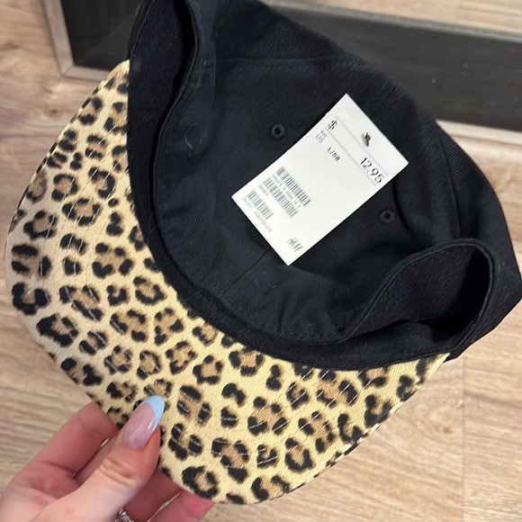 H&M Black + Leopard Print SnapBack Hat - 2