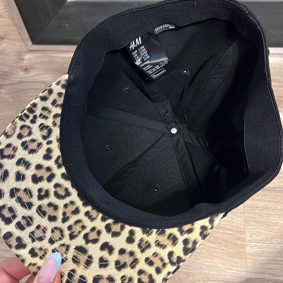 H&M Black + Leopard Print SnapBack Hat - 3